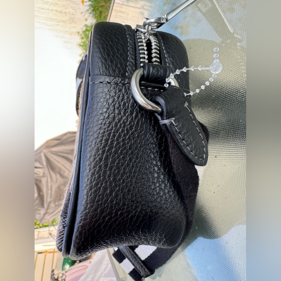 Coach
MINI JAMIE CAMERA BAG IN SIGNATURE JACQUARD - Picture 4 of 7